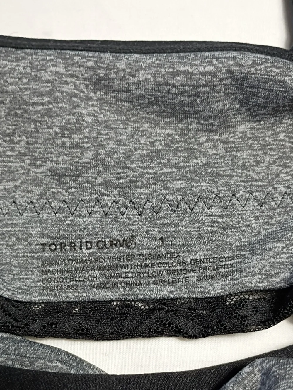 NWT Torrid Seamless Bralette Gray With Black Trim And Lace Sz 1 Wireless Padded